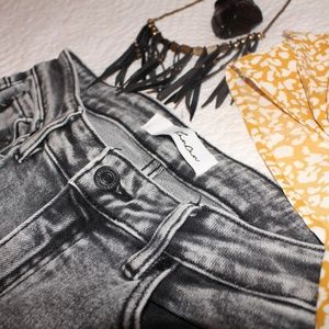 ALMOST NEW! BOHME KanCan Estilo Black Acid Wash Jeans **ONLY WORN 1 TIME**